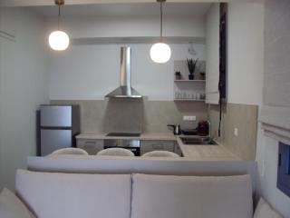 Artaki Beach SUNNY Apartment - 8
