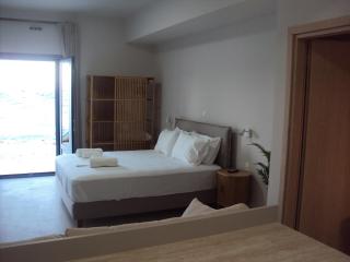 Artaki Beach SUNNY Apartment - 4