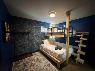 A12 The Field Suite - 3