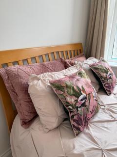 Prime Location - Beach Front - Sleeps 2-4 - 2 beds - Beach 2 min walk - 4