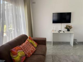 Modern 2 bed apartment with 2 baths - 2391 - 9