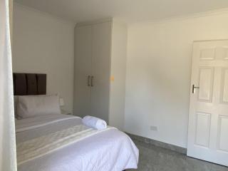 Modern 2 bed apartment with 2 baths - 2391 - 3