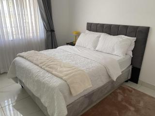 Newly renovated 4 bedroom guesthouse - 2389 - 6