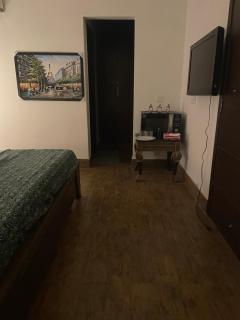 Executive Guest Room - Helcion Residency - 6