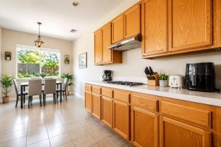 Grace Vista Spacious Near Downtown, Bars, UC Davis - 3