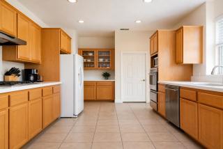 Grace Vista Spacious Near Downtown, Bars, UC Davis - 2