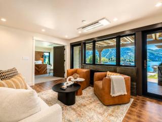 Contemporary Lakefront Condo F1 in Wapato Chelan - 9