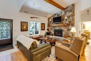 On 5 Acres! Cabin w/ Hot Tub in Lava Hot Springs - 0