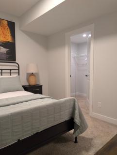 Brand New Cozy Guest Suite in Calgary - 1