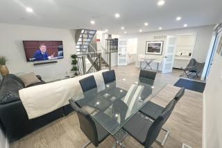 Luxe Home Near Limeridge - Sleeps 11 - Pool - 9