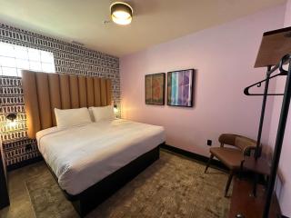 A12 Upper East Crown Daily Double Suite - 7
