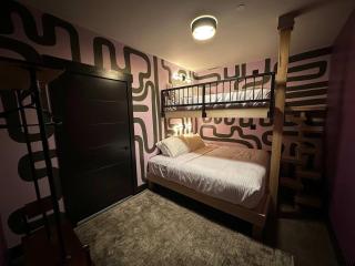 A12 Upper East Crown Daily Double Suite - 4
