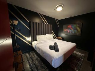 A12 The Upper Paddock Stretch Suite - 6