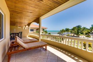 Beachfront 2BR Villa with Pool & Spacious Layout - 7