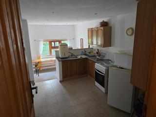 Irakli Sea View Nature Retreat, Sleeps 10, 10 Min to Beach - 1