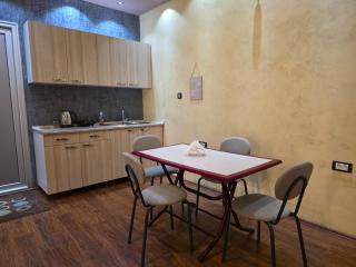 Koral Apartments - Spacious Ohrid Suite w Free 2-Car Private Parking - 2