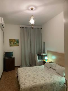 Travellers Lodge Bed & Rooms - 2