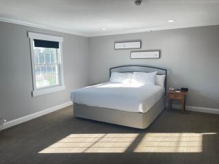 Farmstead Inn and Conference Center - 9