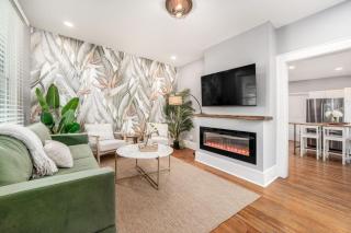 Luxe 3BR - Hot tub and Parking - Near OSU & Downtown - 0