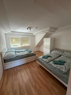 3 Bedroom Central Premium Apartment - Free Parking - 9