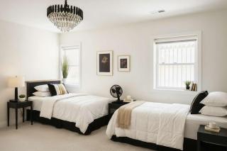 Cozy Wicker Park Home with Movie Room - 9