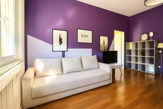 Top Central Aura Residency - Balcony - Steps to main attractions - 6