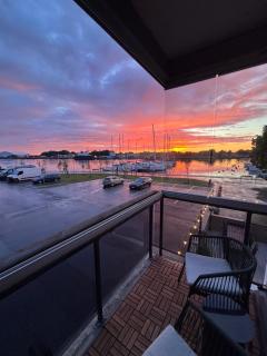Spacious 2BR in Yacht Club Sauna and Great Views - 2