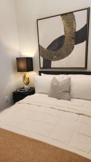 Bright and Sunlit 3 Bdrm 2 Bath - 9
