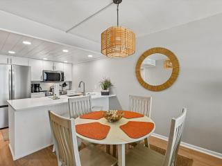 Edgewater Leeward #302 - 3