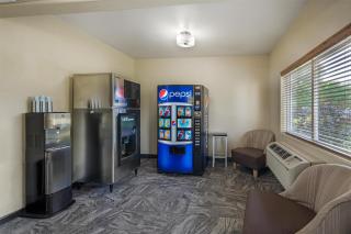 Best Western Plus the Four Corners Inn - 4