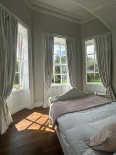 Uppercourt Manor - 5