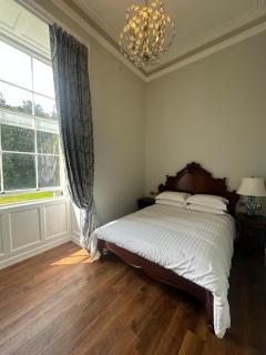 Uppercourt Manor - 1