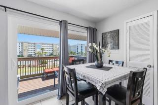 Island Gardens 304 - 6