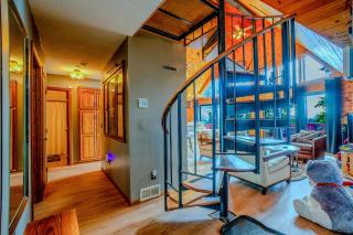 Indoor Sauna FIrePlace Garage Wifi Smart TV - 4