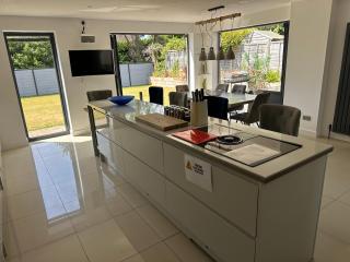 The White House 4 Bedroom, Two Reception Rooms, High Specification, Located 2 miles from jct 26 exit off the M1, Prime Location - 9
