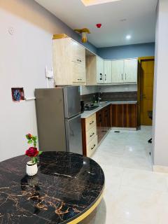 Prime Stay Luxurious Apartments - 5