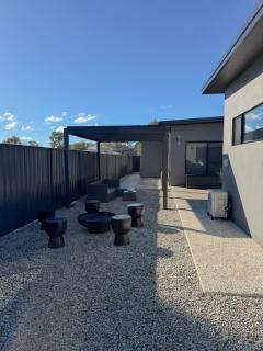 Luxury Away - Granite Belt Private House - 6
