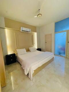 Signature 1BR Suite - 1