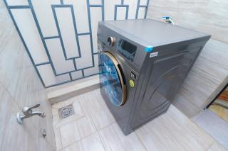 Stunning 1 BedroomJunction Mall with Workspace - 4