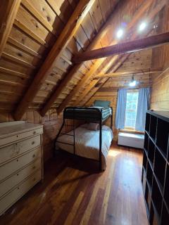 Highlands Hideaway - Secluded 4BR Forest Gem - 9