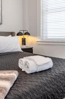 3 Bdrm 3 Full Bath Tower View walk up - Cincinnati - 2