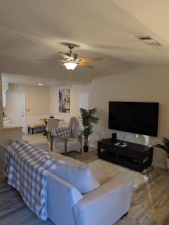 The Bungalows with Game Room, Hot Tub, BBQ, King Beds - 8