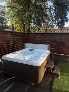 The Bungalows with Game Room, Hot Tub, BBQ, King Beds - 0