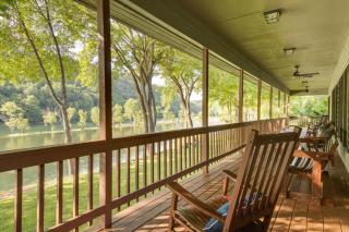 NEW! Riverfront Trout Fishing! White River Retreat - 8