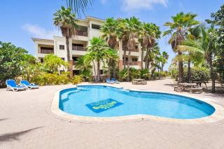 Bon Bida Trupial with stylish interiors and a shared pool in Hato - 0