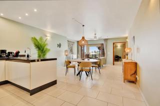 Bon Bida Trupial with stylish interiors and a shared pool in Hato - 7