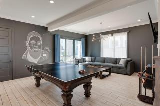 The Mural House, 11 BED Group HQ ,Near The Gulch - 1