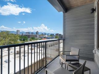 Views - Amenities - Pool,Spa,Gym,Bowl,Pking - 1
