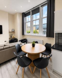 Large Flat in Edinburgh with Mountain Views - 3
