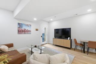 3BR Home Hot Tub Capitol Views 2 Blks Metro - 3